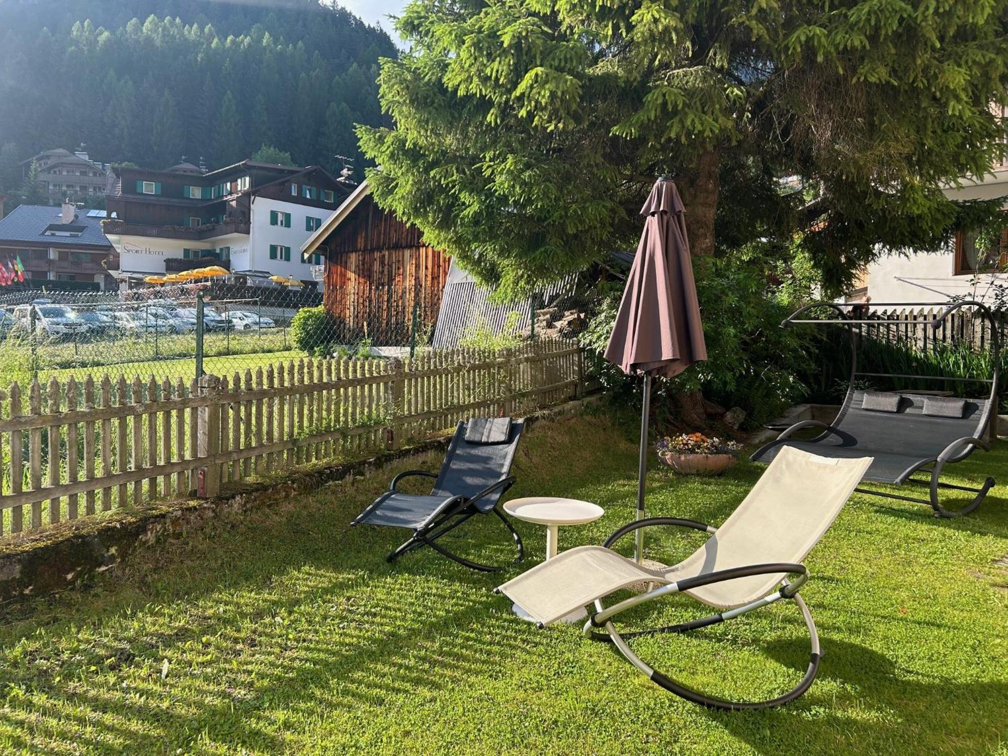 Villa Kofler Wonderland Resort Campitello di Fassa Exteriör bild